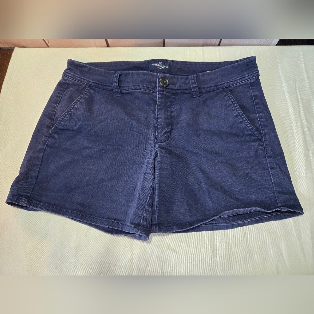 American Eagle Outfitters Dark Blue Stretch Chino Mid Rise Shorts Size 6